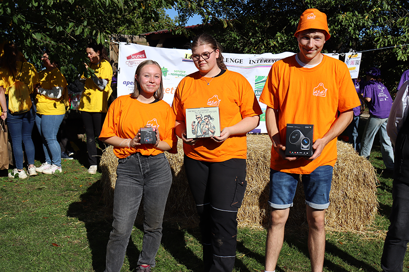 (De G. à D.) Louane Hennion, Lucie Roetsch et Alexis Gleitz, tous trois élèves au lycée agricole d’Obernai. © Photo Marion FALIBOIS