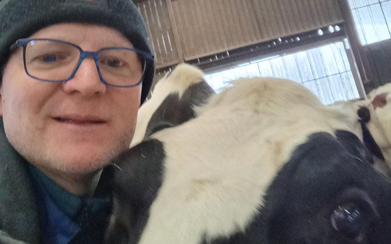 Laurent, de l'EARL des Pâquerettes présentera sa ferme lors des prochaines rencontres à la ferme. © FDSEA 88