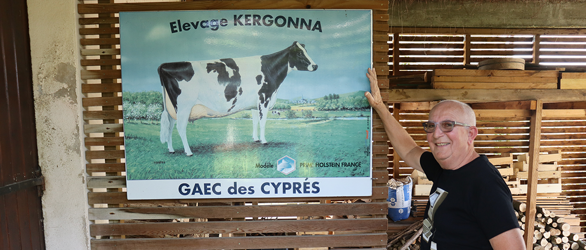 Photos, livre, vidéos, panneaux, Roger Charles utilise de nombreux supports pour mettre en valeur l’agriculture et ceux qui la font. © Photo Marion FALIBOIS Photos, livre, vidéos, panneaux, Roger Charles utilise de nombreux supports pour mettre en valeur l’agriculture et ceux qui la font. © Photo Marion FALIBOIS