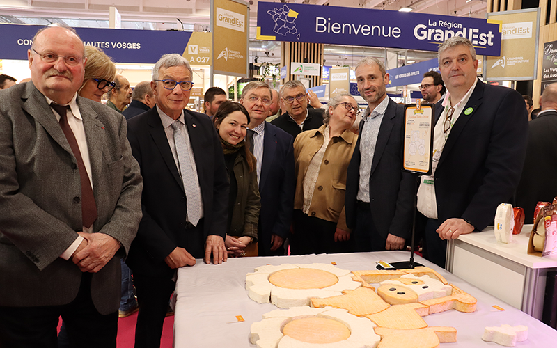 Comme chaque année, la fromagerie de l’Ermitage a proposé une création unique composée de plusieurs fromages. © Photo Marion FALIBOIS
