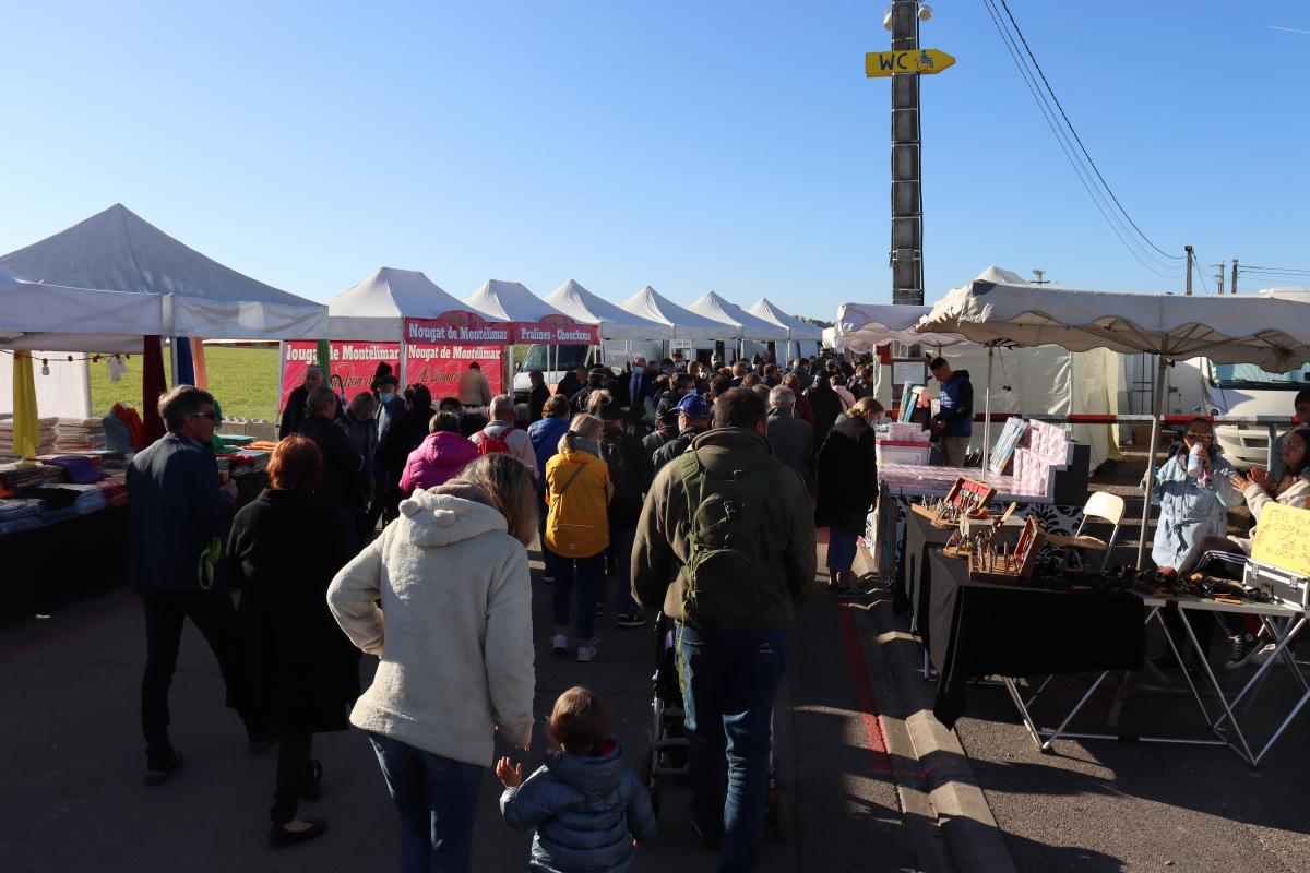 Les allées bondées témoignent de l’envie du public de retrouver Poussay. 