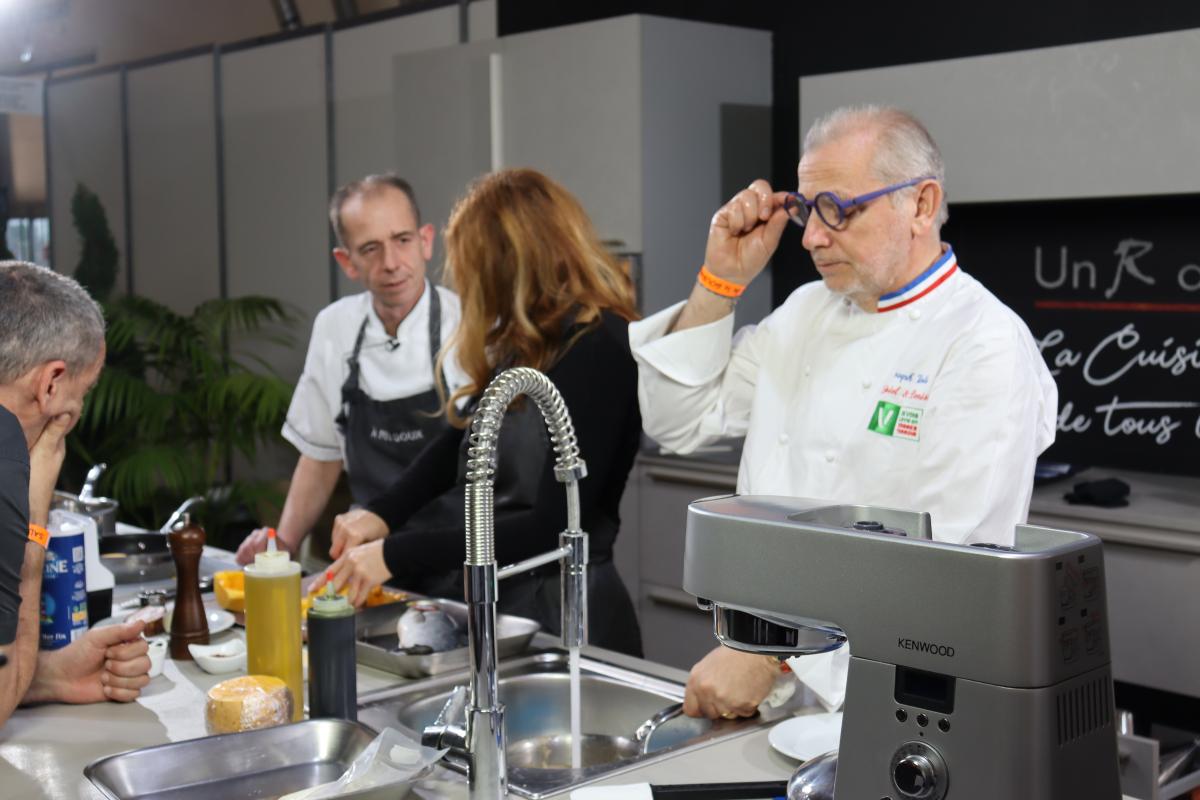 Le chef Joseph Viola en démonstration culinaire.