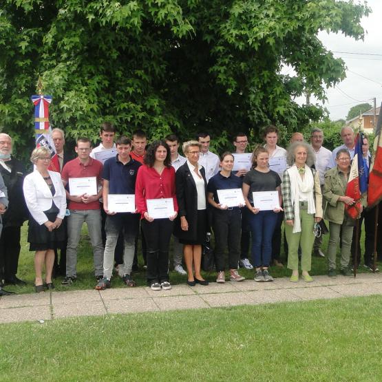 Une immense fierté pour cette classe de 1ère aux côtés des élus qui n’ont pas manqué de féliciter cette belle distinction. 