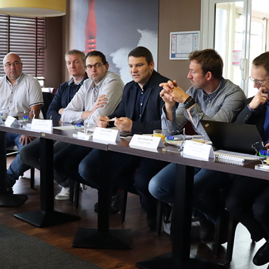 (De G. à D.) Thierry Bajolet-dir UPLV, Rémi Bregeot-VP branche Savencia, Cyril Oudin-VP branche Triballat, Yohann Barbe-pdt UPLV, Jean-Charles Hel-trésorier UPLV, Julien Lehry-comm. aux comptes et Mickaël Moulin-VP Chambre d’Agriculture 88. © M. Falibois