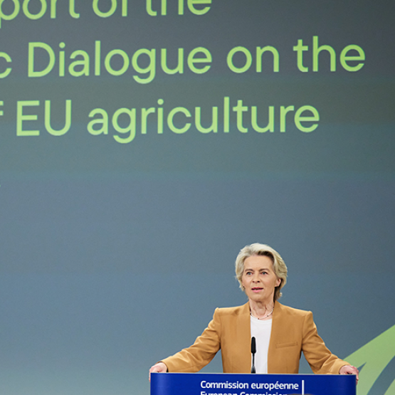 Conférence de presse pour présentation du rapport final avec Ursula von der Leyen et Peter Strohschneider. © Photo DR