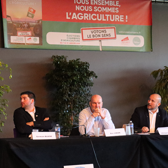 (De G. à D.) Germain Blaise, co-pdt JA 88, Eric Virion, SG FDSEA 88, Philippe Clément, pdt FDSEA 88, Christophe Chambon, SGA FNSEA, Jérôme Mathieu, pdt chambre d’agriculture des Vosges et Cyril Petelot, trésorier FDSEA 88. © Photo Marion Falibois