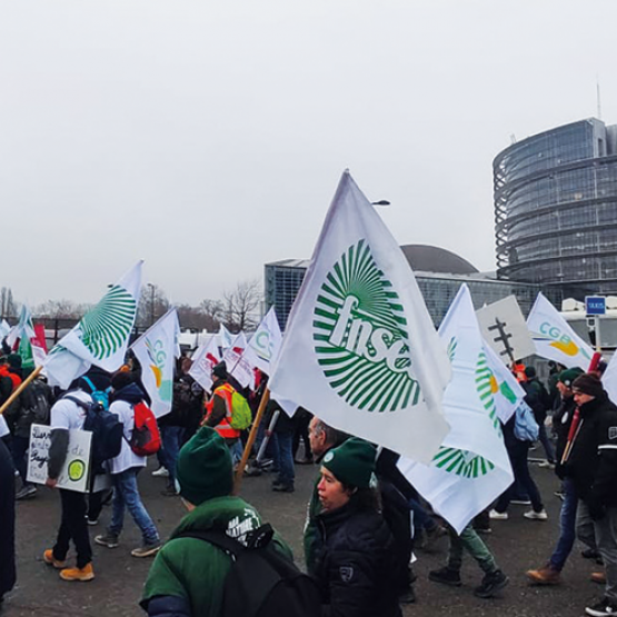 150 agriculteurs et 70 tracteurs du département des Vosges ont participé à cette action syndicale. © Photo FDSEA 88