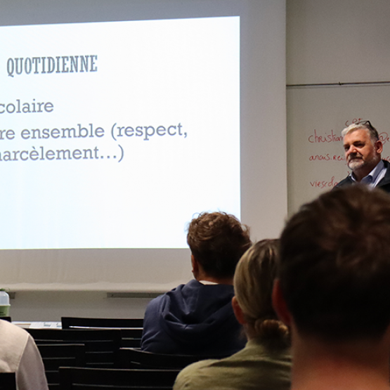 Au-delà de l’environnement, ce sont aussi les valeurs de l’établissement qui ont été présentées lors de la réunion de rentrée. © Photo Marion FALIBOIS