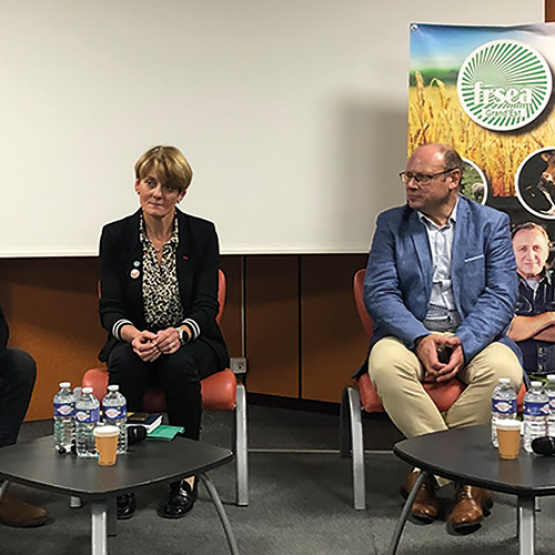 De g. à d. : Inès Djadour (directrice adjointe Cra Ge), Stéphane Peultier (président Apal), Cathy Faivre Pierret (présidente Cna), Christian Sondag (président Lorca) et Fabienne Garel (présidente Fdsea 22) © Photo DR