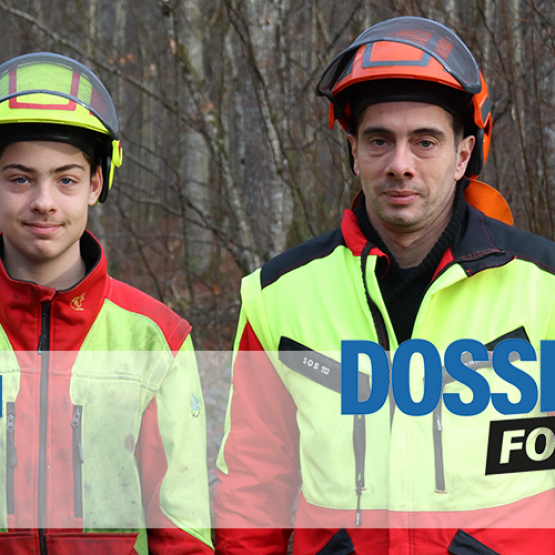 Mathis Cuny, apprenant en Capa Travaux forestiers et Jérôme Pinheiro, formateur au Cfa-Cfppa de Mirecourt. © Photo Marion FALIBOIS