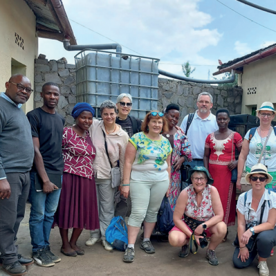 La délégation des agricultrices du Grand Est à la rencontre des membres d’Imbaraga. © Photo DR
