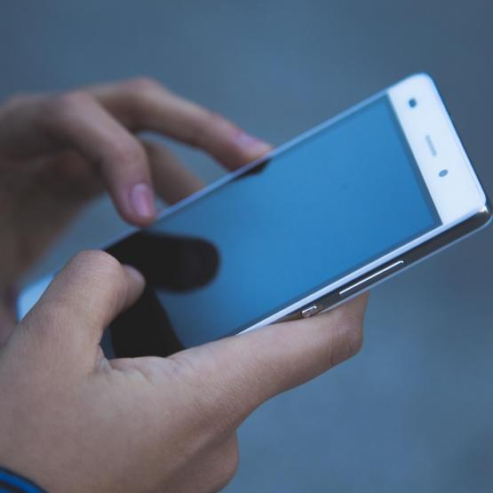 Le téléphone comme moyen d'alerte. © Photo sous licence CC