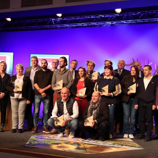 Les lauréats et partenaires de cette 2e édition des Trophées de l’agriculture des Vosges ©Marion Falibois.