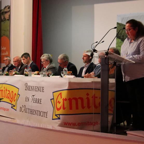 Dans son rapport d’activité, Delphine Picard a fait part du contexte incertain rencontré par la filière. Pour autant, le Groupe parvient à maintenir de bons indicateurs et même un prix du lait record. Photo : Marion FALIBOIS