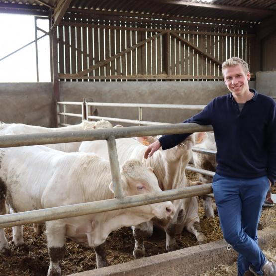 Olivier Trompette est un jeune agriculteur installé au GAEC de Brunchotte depuis 2018 ©Amandine Marulier