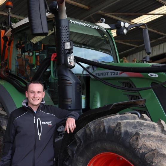 Steven Detroye est un jeune agriculteur de 26 ans, installé sur la ferme familiale depuis le 1er janvier 2023 ©Amandine MARULIER