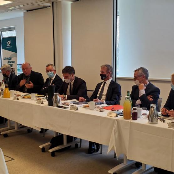 Lors de la conférence de presse du vendredi 11 mars, élus locaux et membres de la direction de la caisse régionale et de la filiale Crédit agricole Titres ont salué l’ouverture de ces 20 prochains postes sur le territoire.
