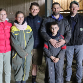Les associés du GAEC du Loyot élèvent des Charolaises depuis plusieurs générations. © Photo Mélanie BECKER