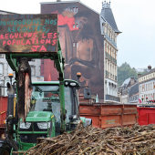 Mercosur, dégâts de gibiers, la colère des agriculteurs s’est illustrée aux pieds de la fédération départementale de chasse, de la DDT et de la Préfecture des Vosges. © Photo Marion FALIBOIS
