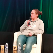(de G. à D.) Loïse de Valicourt, dir. adjointe DRAAF Grand Est, Virginie Ebner, éleveuse ovine Bas-Rhin, et Ghislain Zuccolo, dir. Welfarm, ont débattu sur le bien-être des animaux et des éleveurs. © Photo H. Flamant