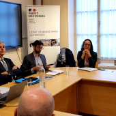 (de G à D) Laurent Marcos, dir. dép. territoires, Laurent Carrie, conseiller territoire, Mathias Ginet, conseiller agriculture et Anne Carlie, SG préfecture des Vosges se sont réunis pour écouter les demandes des responsables syndicaux. © Photo C. COQUET