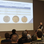 Rémi Enriquet et Odeline Thomir, conseillers d’élevage, ont réalisé la présentation de la matinée. © Photo Camille COQUET