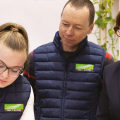 (de G. à D.) Amandine Belal et Matthieu Regazzoni – associés à l’essai dans le Doubs et Annie Genevard - ministre de l’Agriculture. © Photo DR