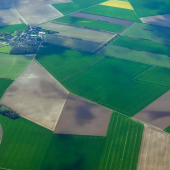 Vue aérienne de champs. © Photo DR iStock