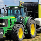 Les machines agricoles ont fait leur show au salon de l'herbe de Poussay. © Camille COQUET