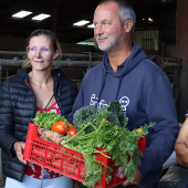 La visite s’est tenue à Dogneville sur l’exploitation de Maxime Raffy. © Photo Marion Falibois