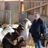 Audrey Géant est jeune agricultrice et exploitante à la chèvrerie des chênes sur la commune de Roville-aux-Chênes ©Marion Falibois