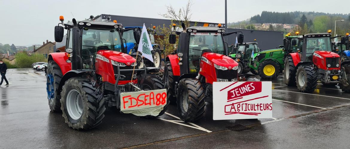 Les agriculteurs vosgiens en partance pour Strasbourg en avril dernier. 