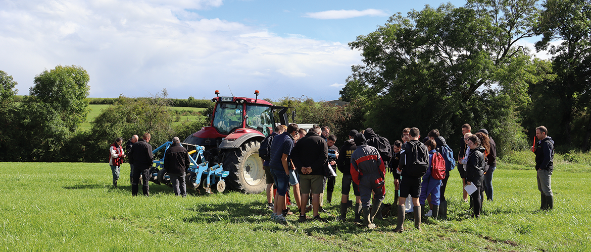 L'après-midi des classes de 2nds et de 1ere de la MFR de Bulgnéville et des BTS ACSE du campus de Mirecourt sont venus assister à la journée technique. © Photo Marion Falibois