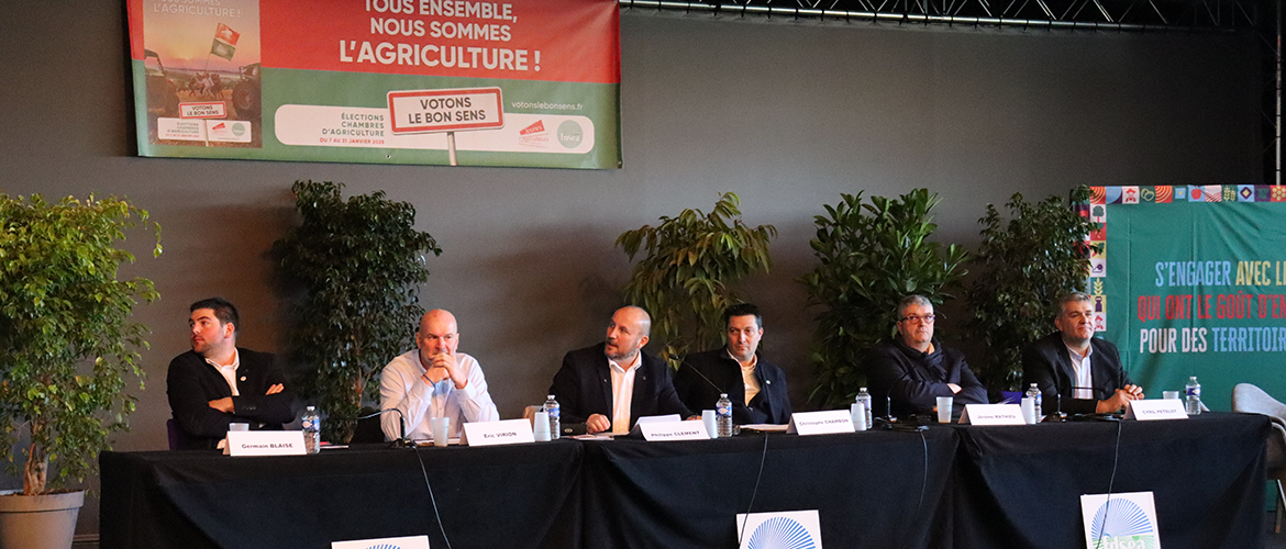 (De G. à D.) Germain Blaise, co-pdt JA 88, Eric Virion, SG FDSEA 88, Philippe Clément, pdt FDSEA 88, Christophe Chambon, SGA FNSEA, Jérôme Mathieu, pdt chambre d’agriculture des Vosges et Cyril Petelot, trésorier FDSEA 88. © Photo Marion Falibois