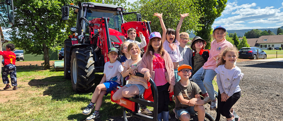 Pas moins de 1300 scolaires ont pu visiter les fermes. © Paysan Vosgien Pas moins de 1300 scolaires ont pu visiter les fermes. © Paysan Vosgien