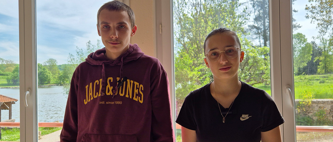Maëlys Venet et Gabin Abraham sont élèves en deuxième année de CAP Métiers de l'Agriculture à la MFR de Bulgnéville où ils souhaitent ensuite faire un Bac Pro CGEA. © Photo Mélanie BECKER