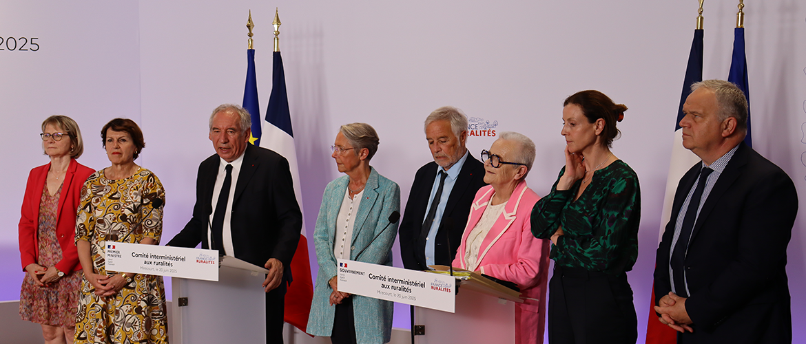 C’est accompagné de sept de ses ministres que le chef de l’Etat a dressé le bilan et les perspectives du plan aux ruralités. © Photo Marion Falibois