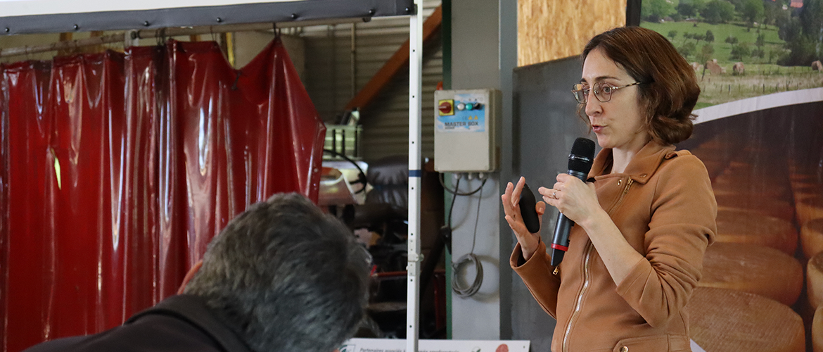 C’est au cours de la journée agroforesterie organisée par le Campus Agricole et forestier de Mirecourt que la chercheuse Gaëlle Maxin a présenté les premiers résultats de son étude sur la valeur santé des aliments des ruminants. © Photo Marion Falibois