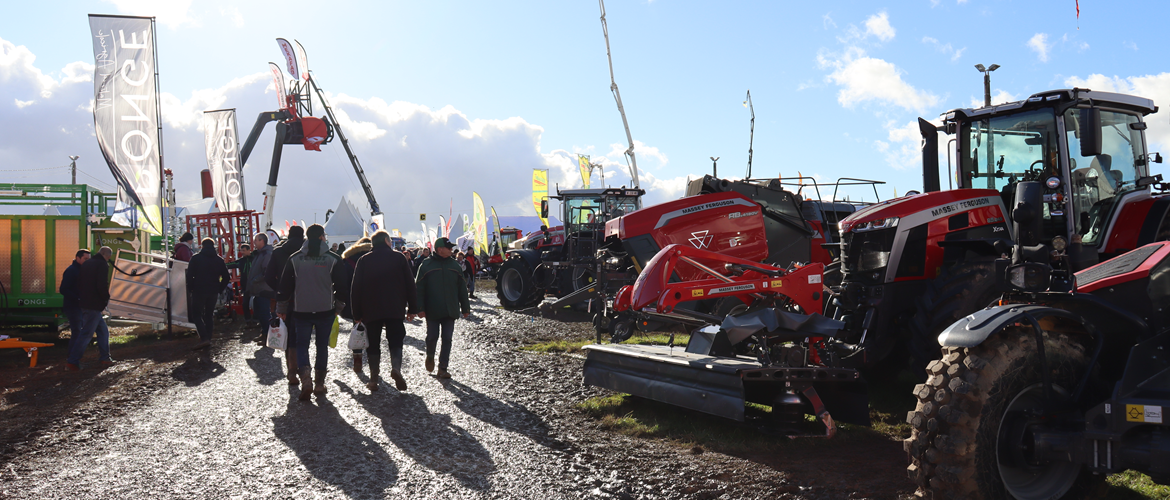 Le champ de foire de Poussay était autant boueux qu’ensoleillé pour cette 427ème édition © Photo de Marion Falibois