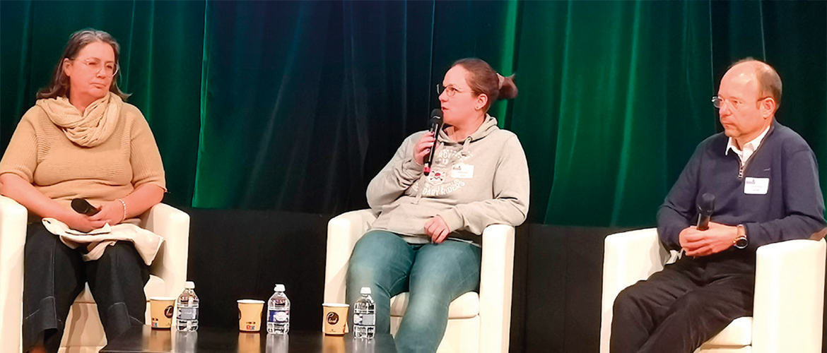 (de G. à D.) Loïse de Valicourt, dir. adjointe DRAAF Grand Est, Virginie Ebner, éleveuse ovine Bas-Rhin, et Ghislain Zuccolo, dir. Welfarm, ont débattu sur le bien-être des animaux et des éleveurs. © Photo H. Flamant