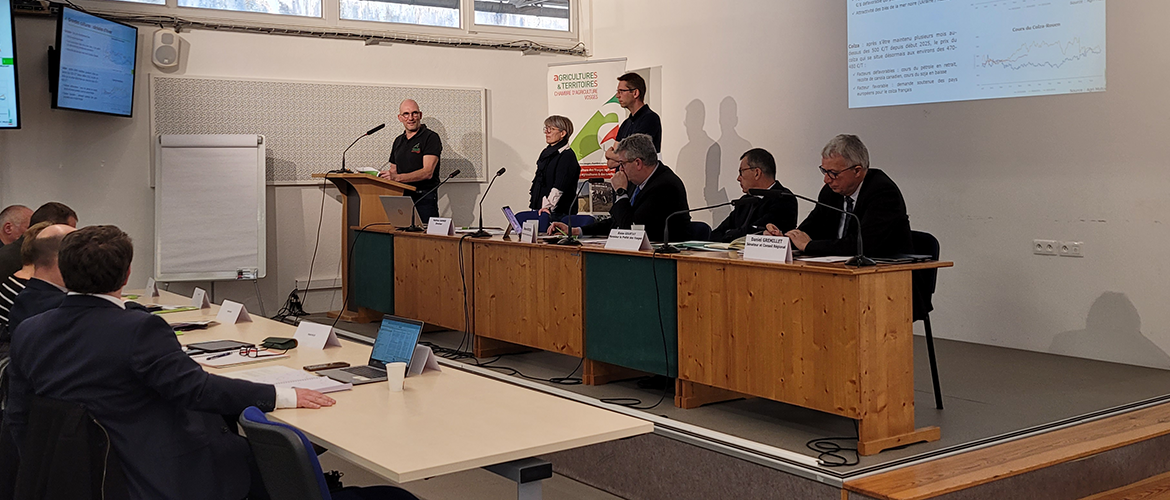 (De G. à D.) Rémi Georgel, Anne Gantois Barjonnet, Rémi Vial, Jérôme Mathieu, pdt Chambre d’Agriculture Grand Est, Baise Gourtay, préfet des Vosges et Daniel Gremillet, sénateur et conseiller régional. © Photo Camille COQUET