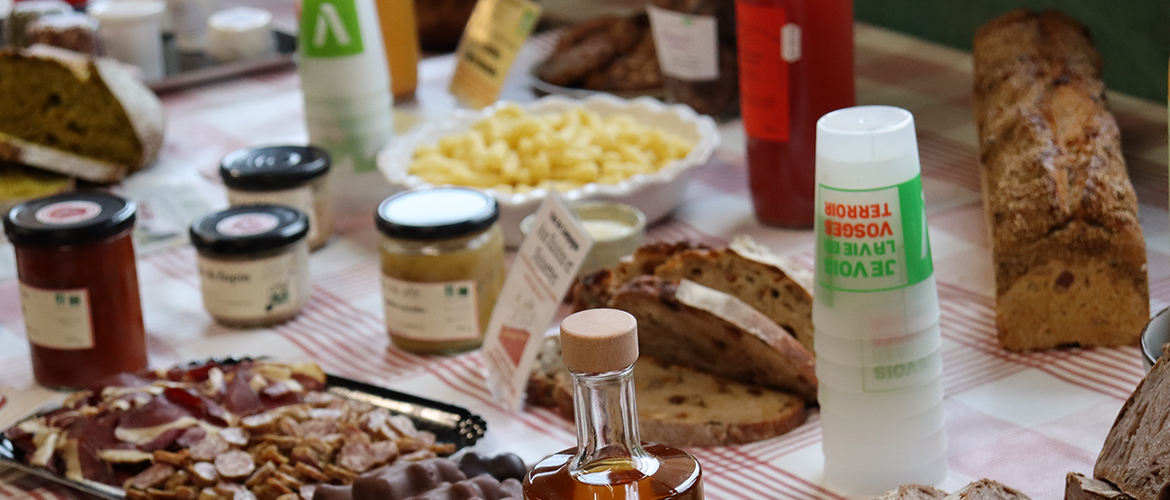 Les produits locaux à l'honneur. © Marion FALIBOIS