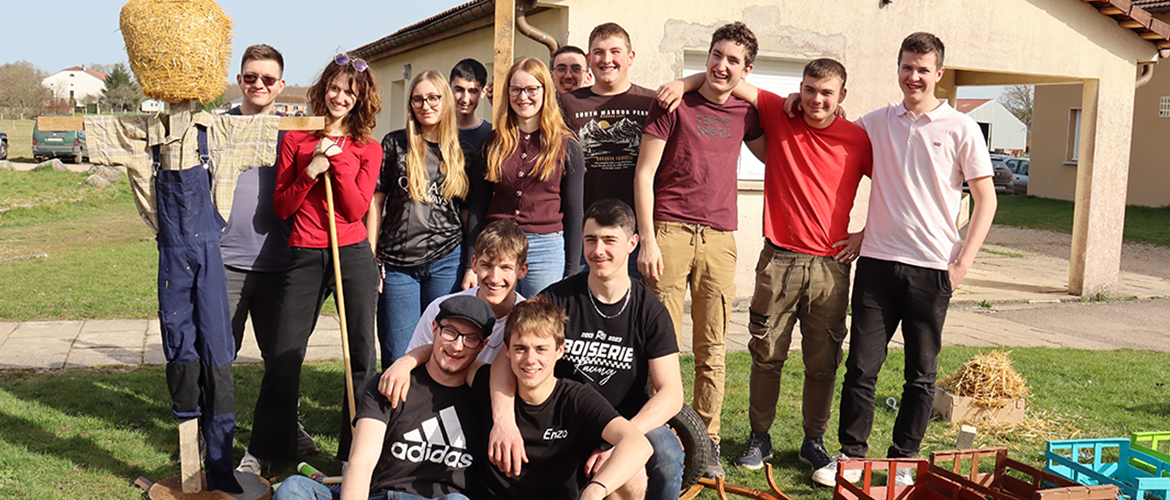Les élèves de Bac pro CGEA de la MFR de Gugnécourt partageront leurs créations et leur passion du métier lors des prochaines portes ouvertes. © Photo Marion FALIBOIS
