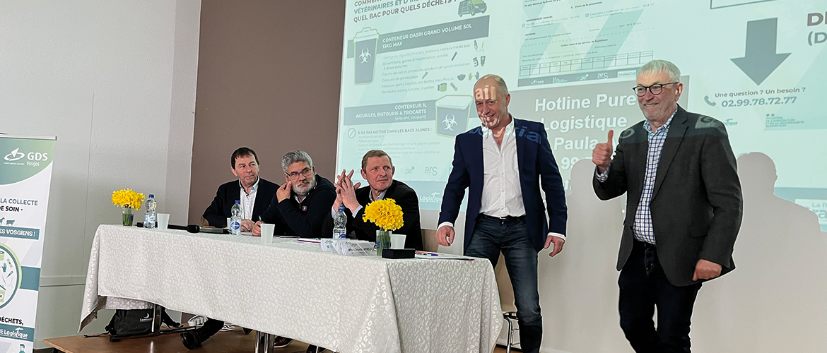 Frédéric Antonot et Philippe Sibille signant la convention de collecte des DASRI - AG GDS Girancourt. © GDS 88