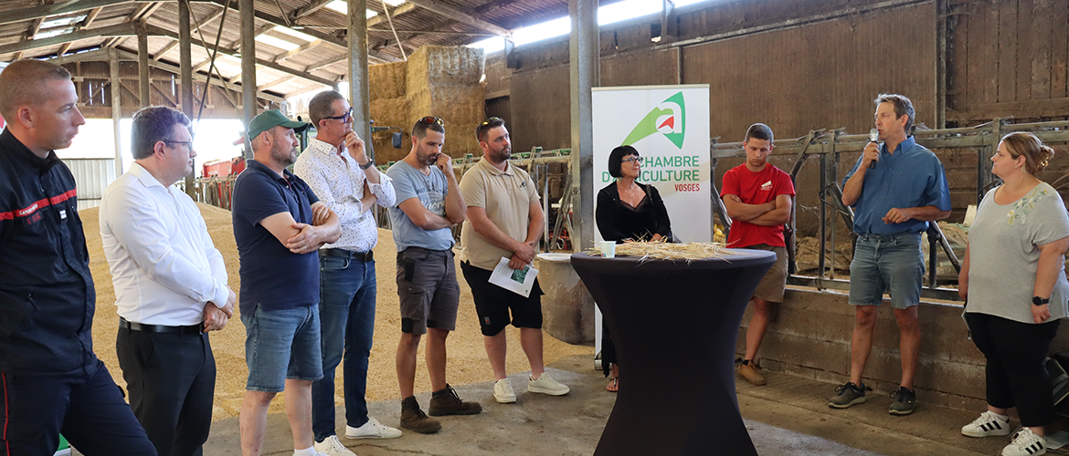 Temps fort pour l’agriculture vosgienne, le bilan des moissons rassemble représentants syndicaux, de le Chambre d’agriculture, de l’État et élus locaux. © Marion FALIBOIS