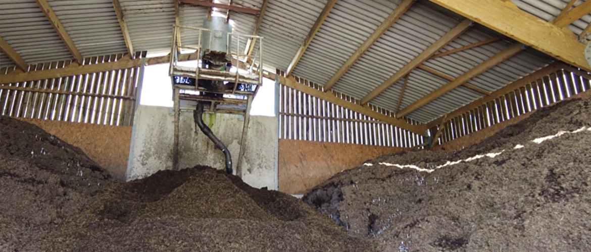 La matière à séparer arrive par une canalisation au niveau du séparateur ©Mélanie Becker