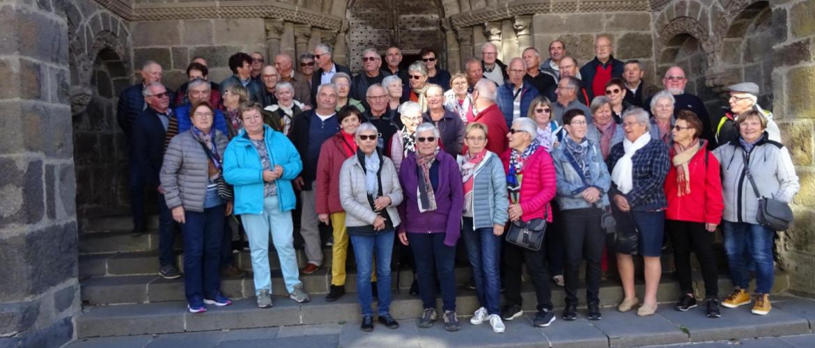 Les anciens se sont retrouvés pour partager un séjour convivial dans le Cantal. 