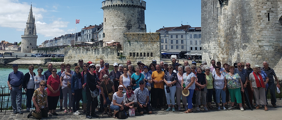 Le premier groupe de 62 personnes a pris la direction de l’île d’Oléron du 1er au 8 juin. © Photo SDAE88