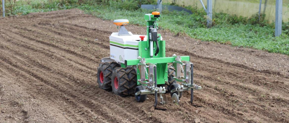 Un robot polyvalent et autonome pour s’occuper des parcelles. Un robot polyvalent et autonome pour s’occuper des parcelles.
