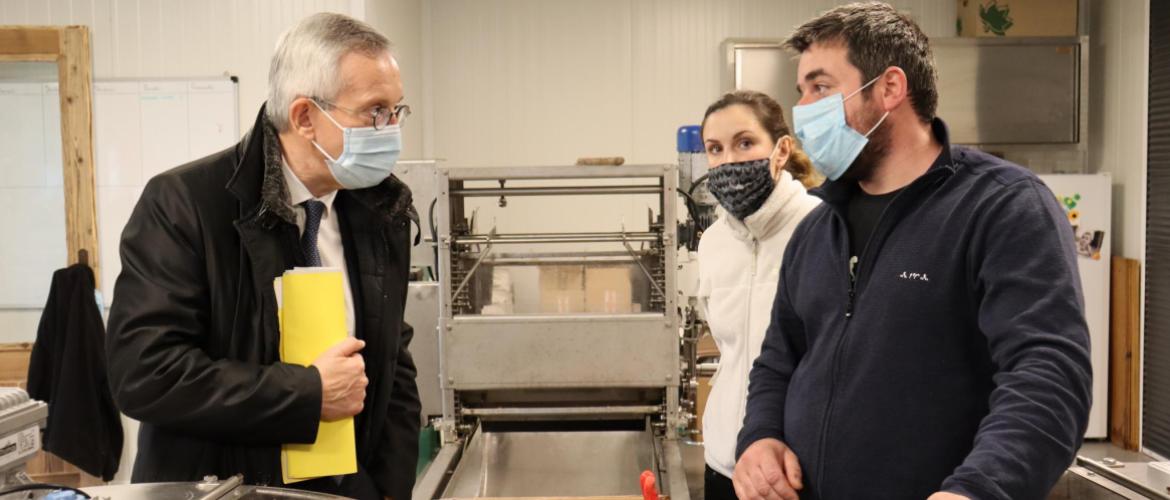 Yves Séguy a échangé avec Florent Pinot et Angèle Couval. Photo : Matthieu PALMIERI